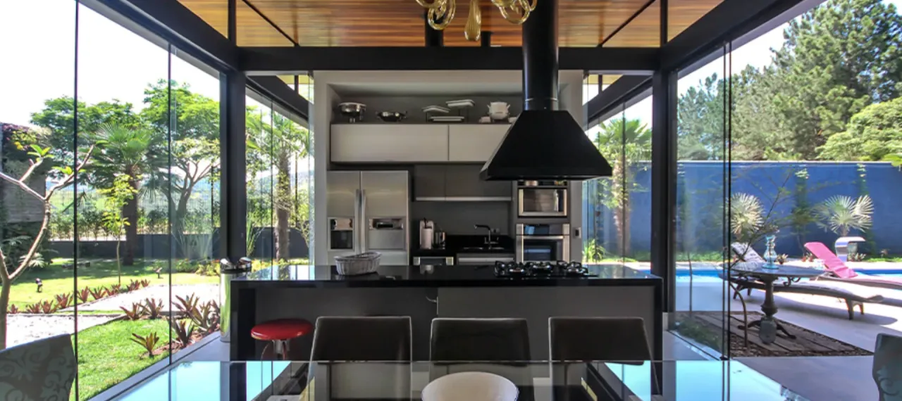 Complete guide to glass curtains